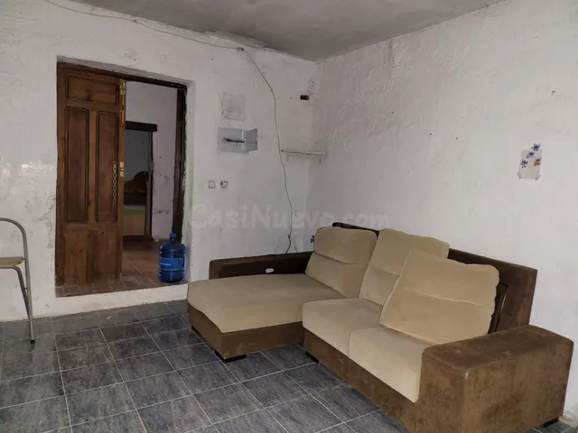 CASA CON TERRENO EN BENIAJAN, MURCIA. — 2