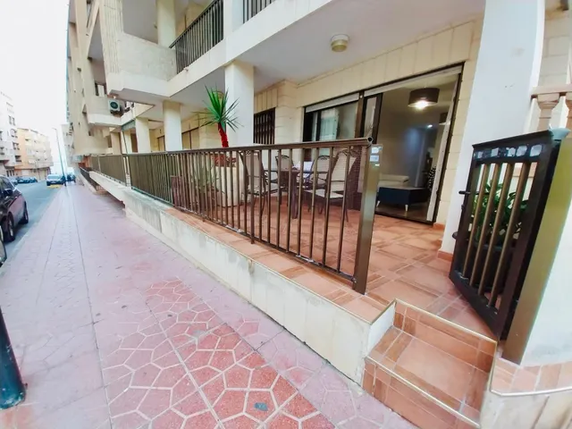 Duplex reformado junto al paseo marítimo y el parque Reina Sofía. — 8