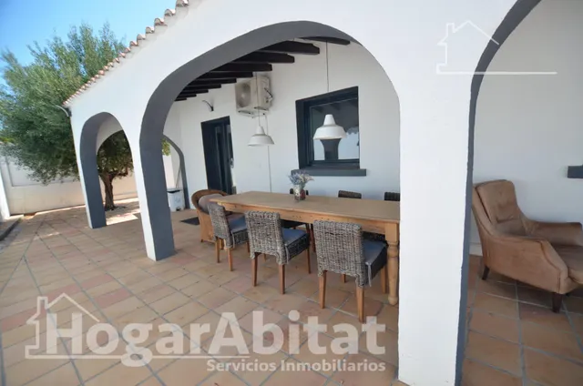 PRECIOSO CHALET REFORMADO CON PISCINA, GARAJE Y DOS TERRAZAS — 25