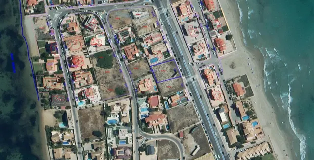 Se vende parcela de 874 m2 en La Manga del Mar Menor junto a - foto 3
