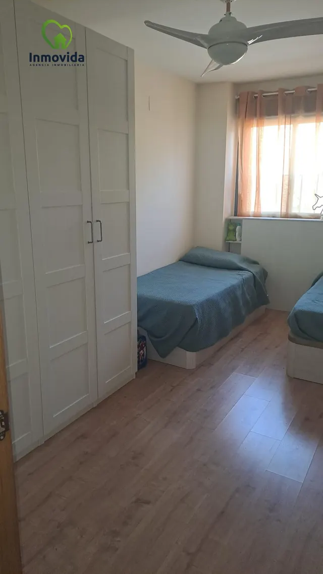 Amplio Piso Reformado en el Corazón del Barrio del Naranjo, Córdoba — 10