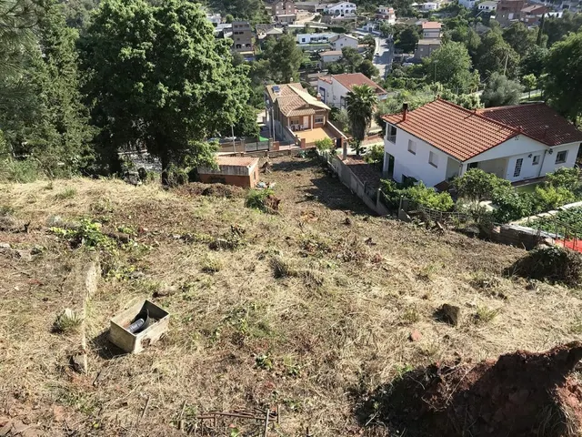 Terreno a la venta de 980 m2 en Vallirana, acceso a dos calles con refugio — 6