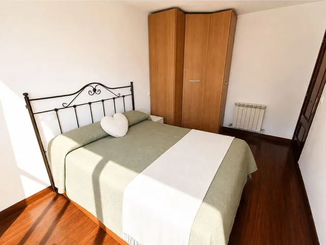 LUMINOSO PISO EN CARANDÍA DENTRO DE URBANIZACIÓN PRIVADA.- — 9