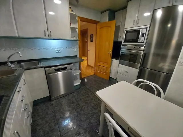 Encantador Piso en El Carmel con parking por 395.000€ - foto 4