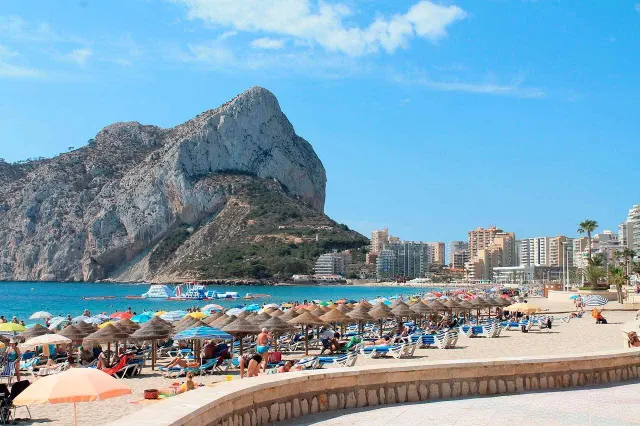 Impresionante ático de nueva construcción a la venta en Calpe con vistas al mar. — 22