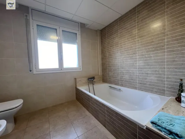 ESPECTACULAR CASA CON PISCINA — 42