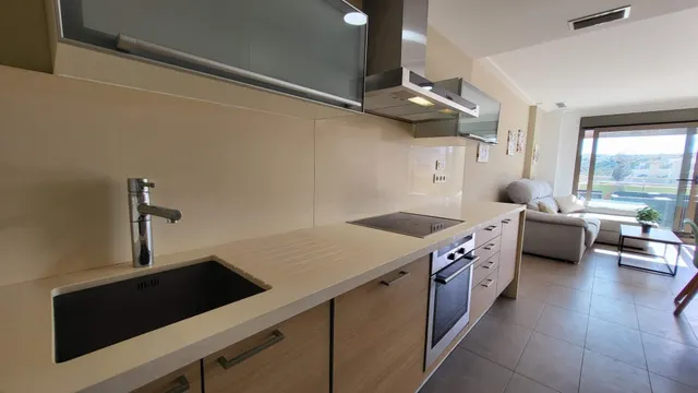 Apartamento 2 Dormitorios y 2 Baños gran terraza con vistas  1ª linea Piscina garajes y trastero — 4