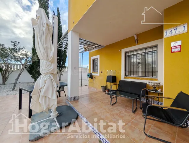 REFORMADO CON TERRAZA, PISCINA Y GARAJE CERCA DE LA PLAYA — 5