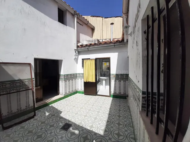 Casa con patio en Montanchez - foto 2