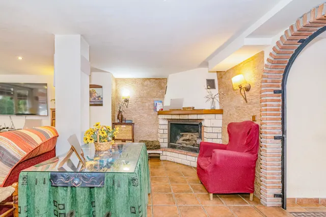 AMPLIA VIVIENDA EN CHAUCHINA CON PISCINA — 8
