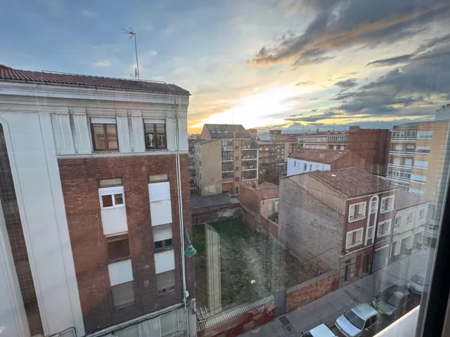 SE VENDE PISO AMPLIO Y REFORMADO — 15