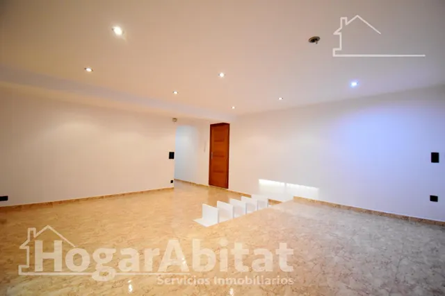 Espacio familiar y comodidad absoluta en este piso totalmente exterior con garaje privado cerrado — 31