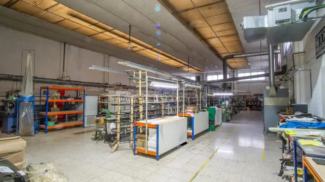 Nave para fabricacion de calzado totalmente equipada lista para trabajar. — 3