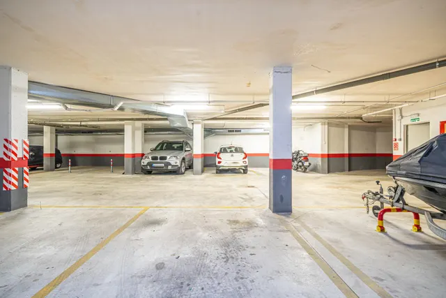 Alquiler de parking en el Coll d'en Rabassa — 11