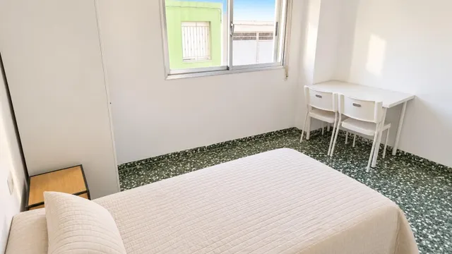 OPORTUNIDAD: Apartamento Semireformado — 14