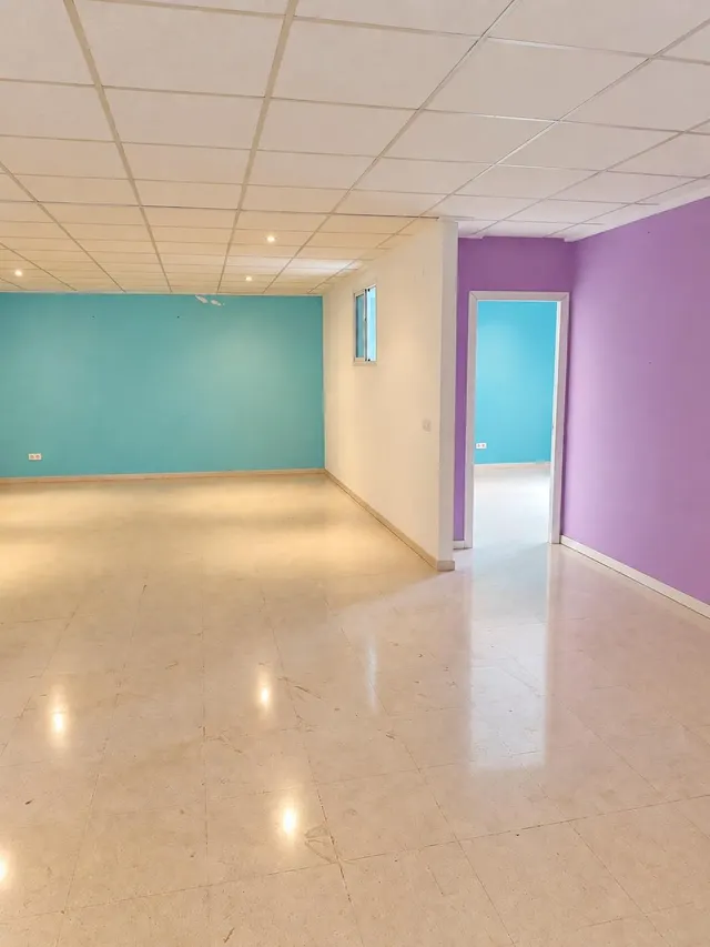 Edificio de gran superficie con potencial de cambio de uso en Manacor — 9