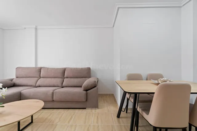 Amplio apartamento reformado en el corazón de Formentera del Segura — 2