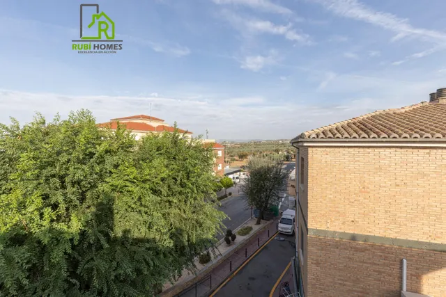 Casa independiente a 5 minutos de Granada en buen estado para entrar a vivir — 22