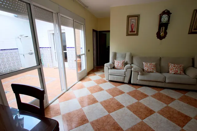 Fantástica casa en Montijo, con amplias estancias, totalmente equipada para entrar a vivir. — 24