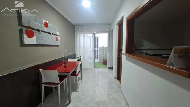 Casa en Daimús con amplia terraza y orientación sureste, a pocos minutos de la playa | 4 dormitorios — 4