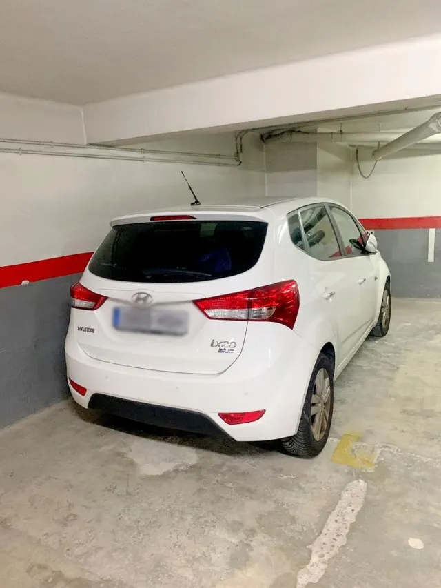 Se vende plaza de aparcamiento en Eixample / Sant Antoni (Barcelona). — 8