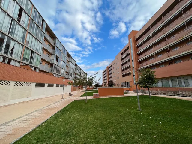 Local en venta en Valdespartera, Calle Mi Tío. — 24