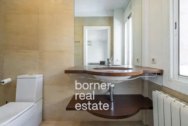 Chalet adosado en venta en Calle de Sant Josep — 44