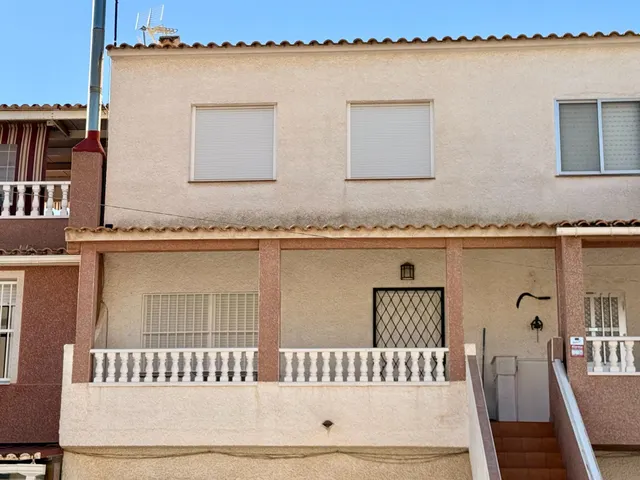 Adosado en planta alta en El Paraíso, Torrevieja — 33