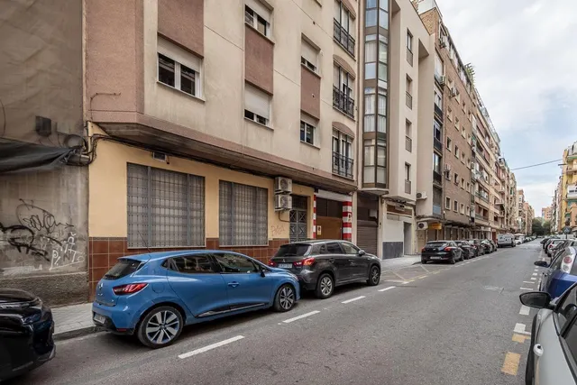 LOCAL COMERCIAL EN ARABIAL JUNTO HIPERCOR — 15
