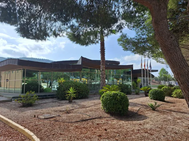 Vivienda reformada + local comercial con garaje, en Pinoso | ¡Vive, trabaja o invierte! — 24