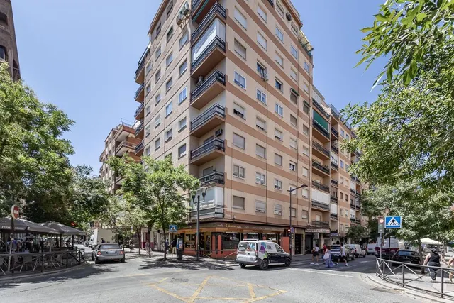 Piso reformado con terraza en Obispo Hurtado — 24