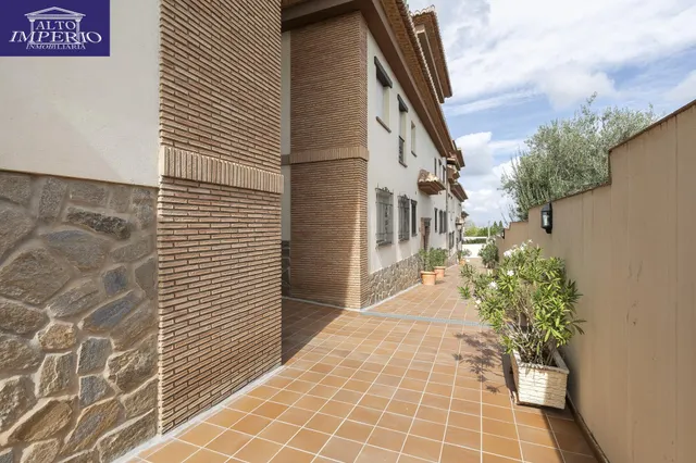 Ático en venta en La Zubia — 6