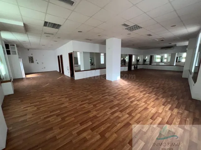 Local comercial 165m² en venta - Centro