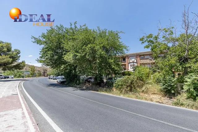 EN VENTA HOTEL Y RESTAURANTE LOS PINILLOS — 40