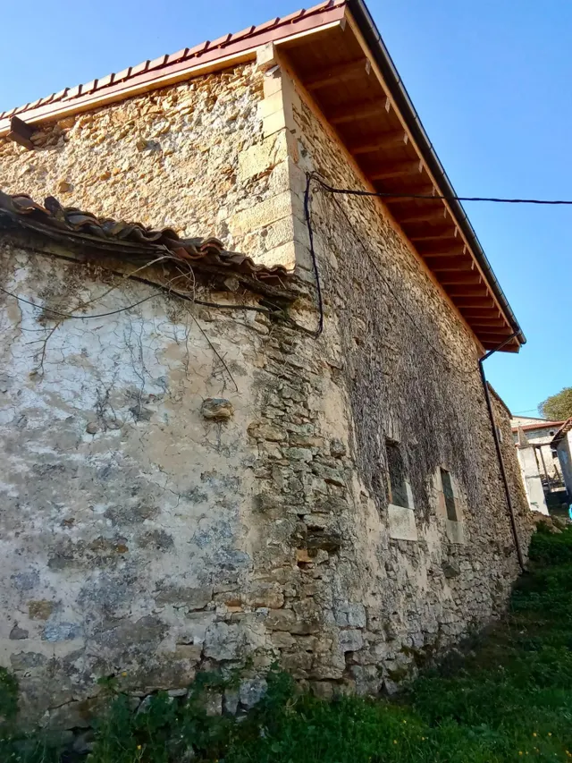 Casa de piedra con encanto y gran potencial turístico en san martín de las ollas — 9