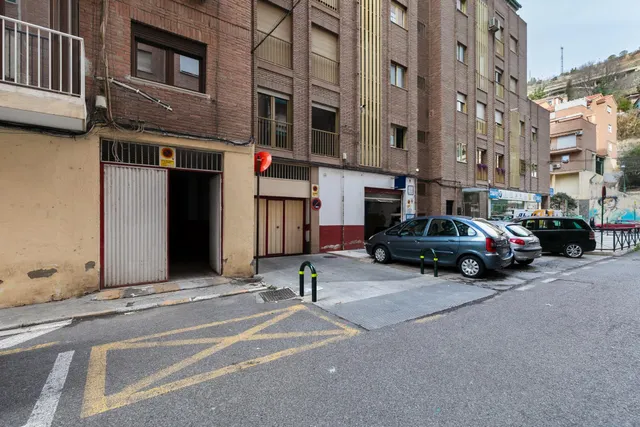 Local Comercial con 254 metros cuadrados junto a Carretera de la Sierra. — 12