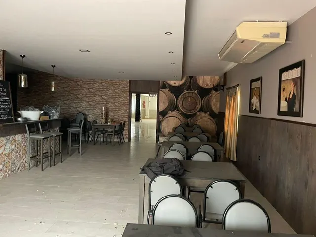 SALÓN DE  BODAS Y RESTAURANTE EN VENTA — 25