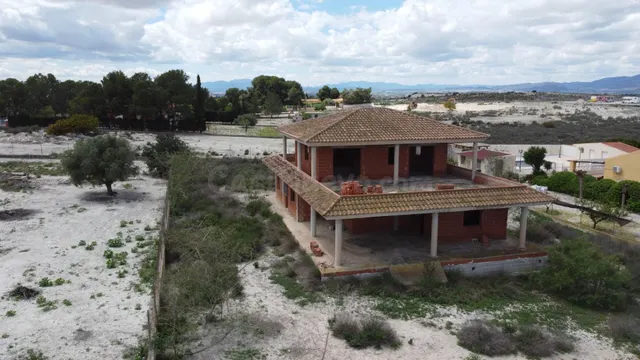 Chalet en Estructura sobre Parcela Urbana de 1.861 m2 – Moli - foto 2