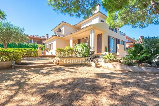 Casa con jardín y piscina en L'Aragai - foto 3