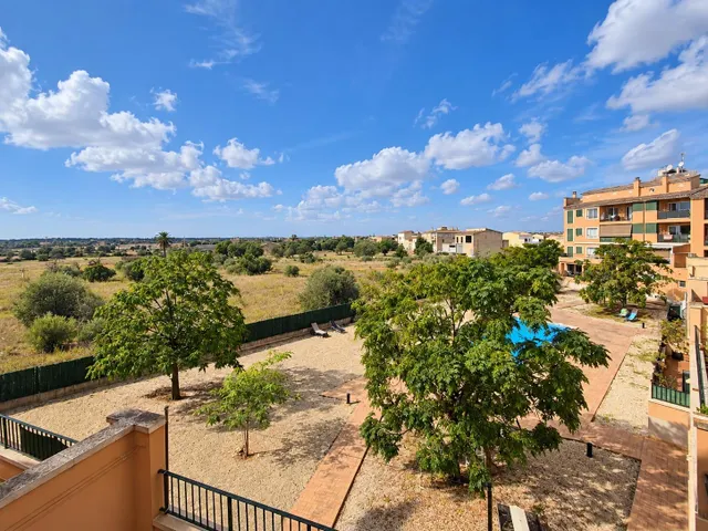 Ático luminoso con piscina comunitaria, parking y terraza privada — 21