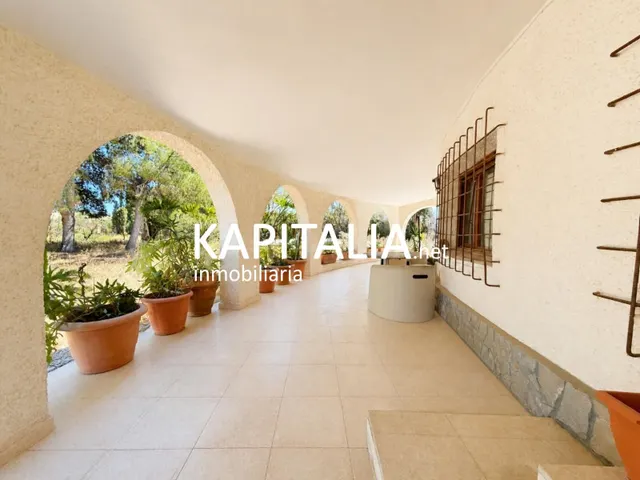 ESPECTACULAR CHALET EN SAN VICENT DEL RASPEIG EN PLENO ENTORNO NATURAL Y CON PISCINA PRIVADA. — 4