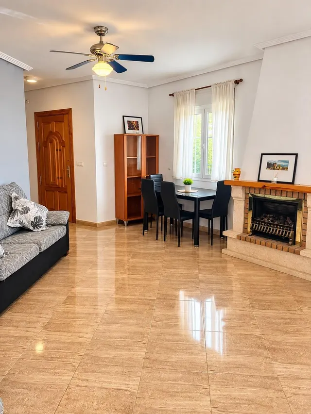 Chalet con piscina privada y parcela — 7