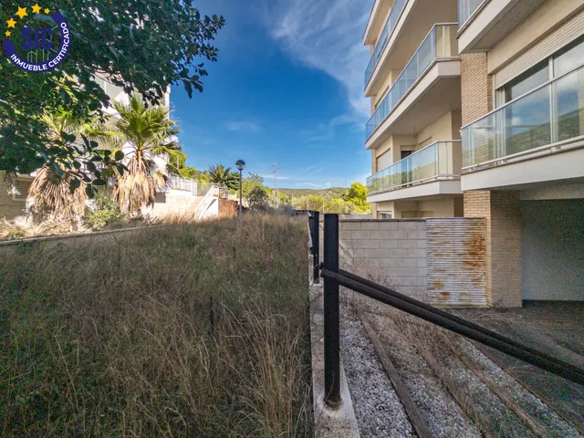 Apartamento de 2 dormitorios//bajo con jardín — 21