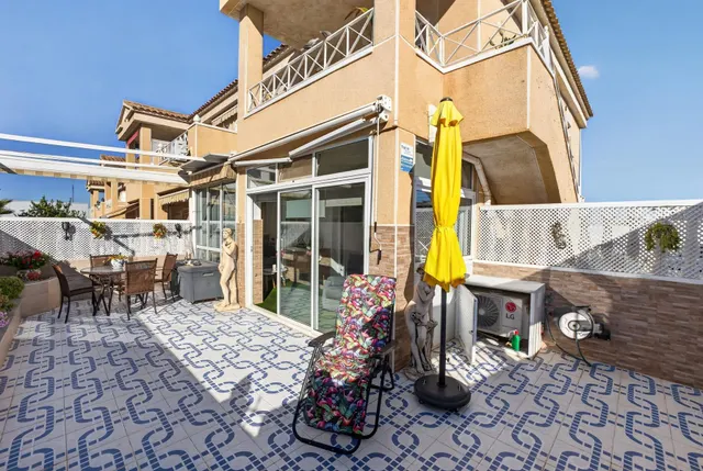 Res. Europa - Bungalow reformado con jardín, 2 dormitorios y entrada para el coche — 20