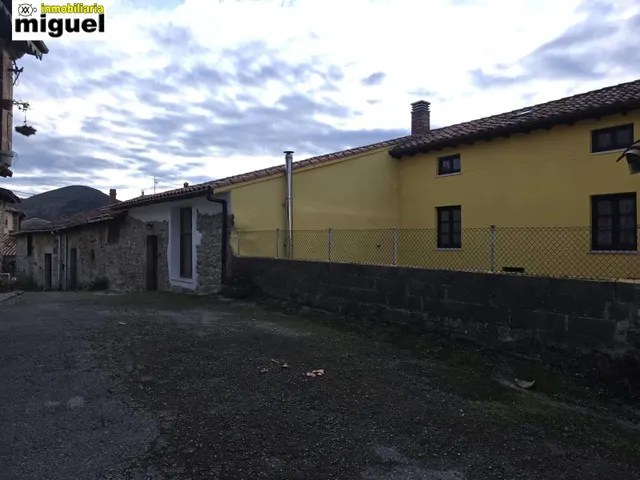 Se vende gran casa de piedra con cuadra anexa en Herrerías — 8