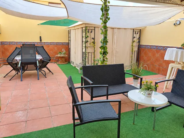Tu próximo plan empieza en este patio: casa en Ambroz — 7