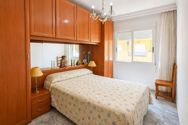 AMPLIO PISO EN VENTA EN CALLE MOLINO DE VIENTO, FUENGIROLA — 8