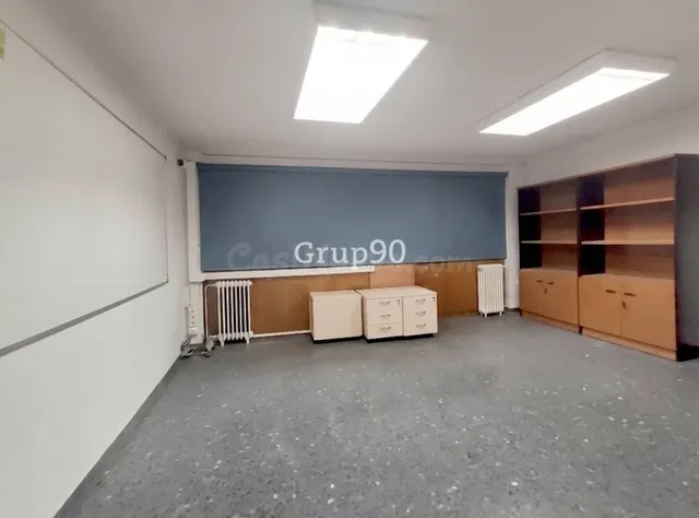 Gran local comercial en Passeig de Ronda, Lleida - foto 4