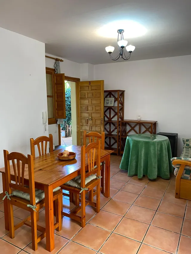 Se alquila piso exterior con terraza en Albaicín – Ideal par - foto 2