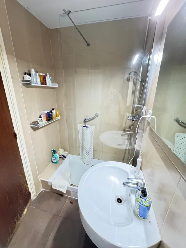 PISO DE 4 habitaciones Y DOS BAÑOS EN LA CALLE CALABRIA CERCA DEL SAGRADO CORAZÓN — 15